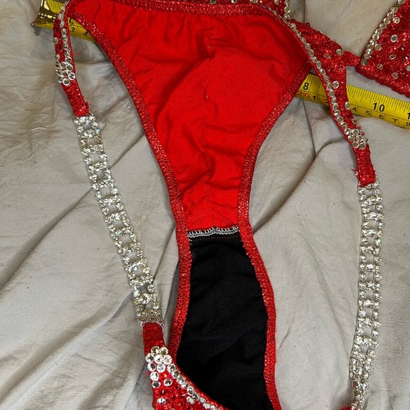 NPC Bodybuilding Competition Bikini - Picture 12 of 16